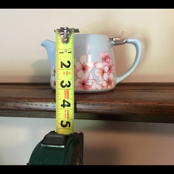 Fab Fit Fun ceramic flowered teapot - Picture 7 of 8